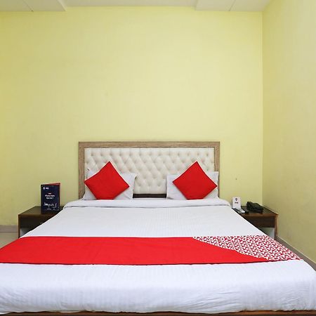 Collection O Hotel Pearl Rāipur Exteriör bild