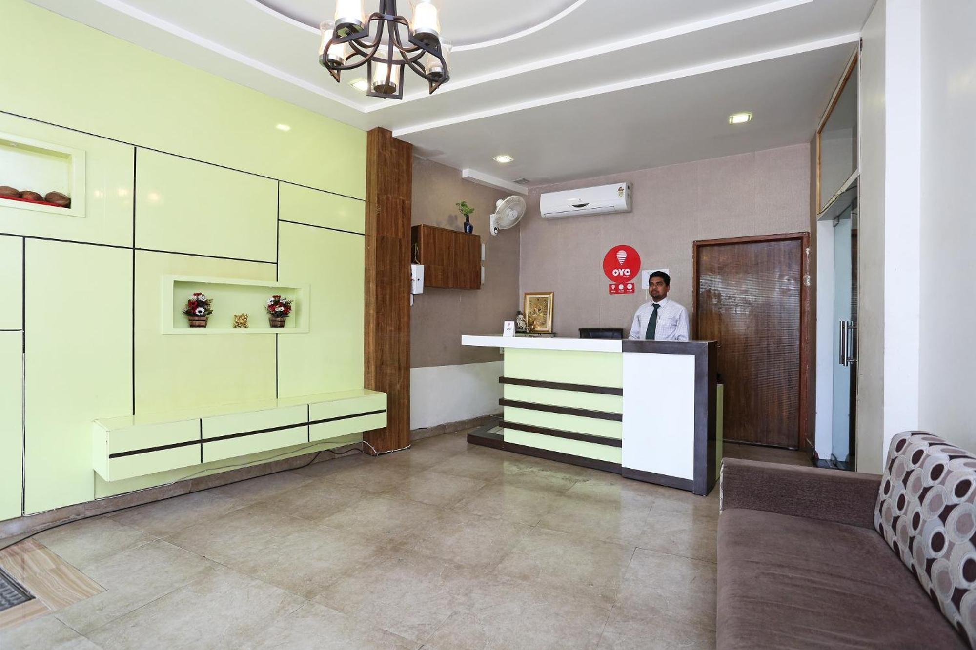 Collection O Hotel Pearl Rāipur Exteriör bild
