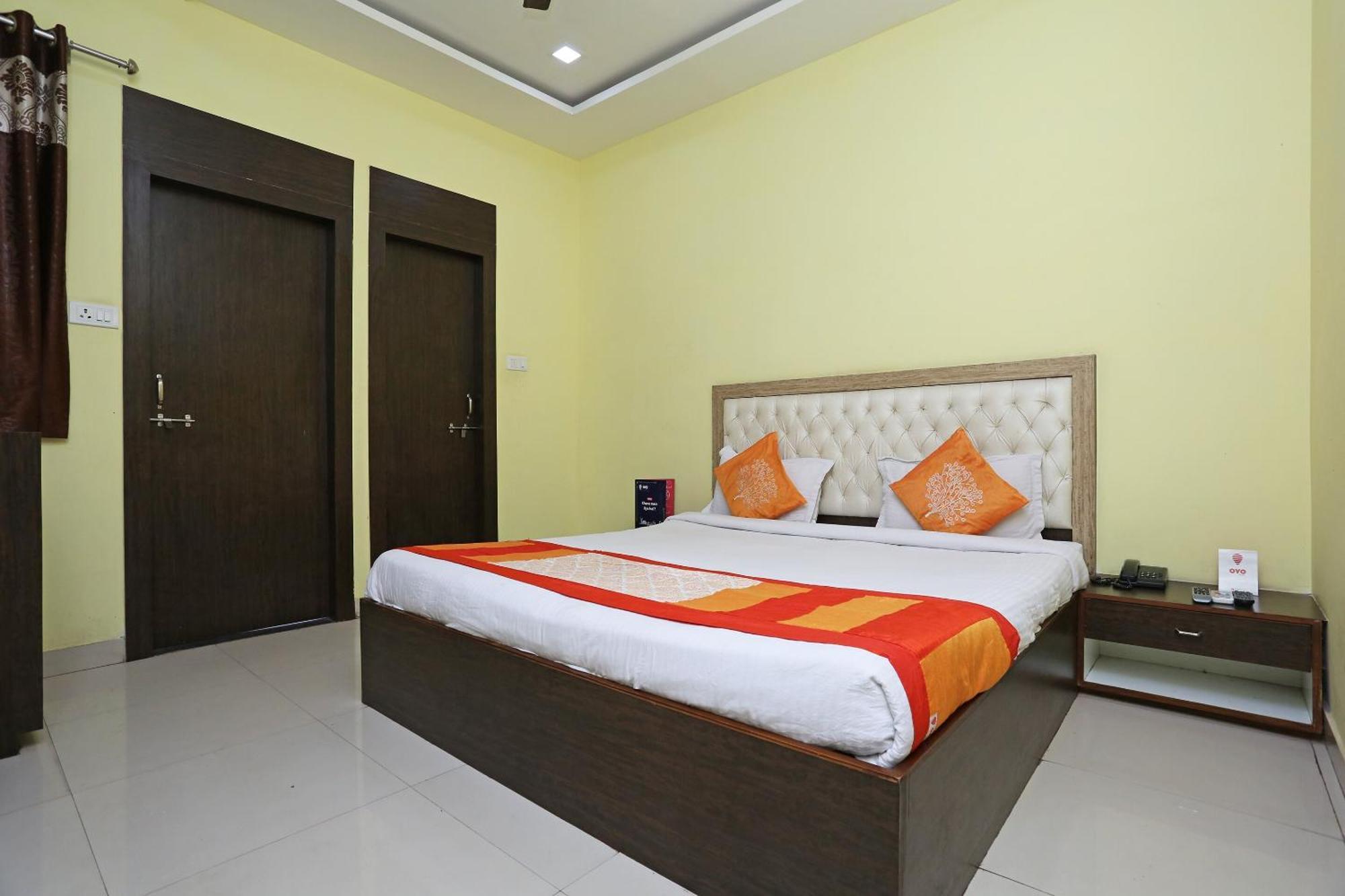 Collection O Hotel Pearl Rāipur Exteriör bild