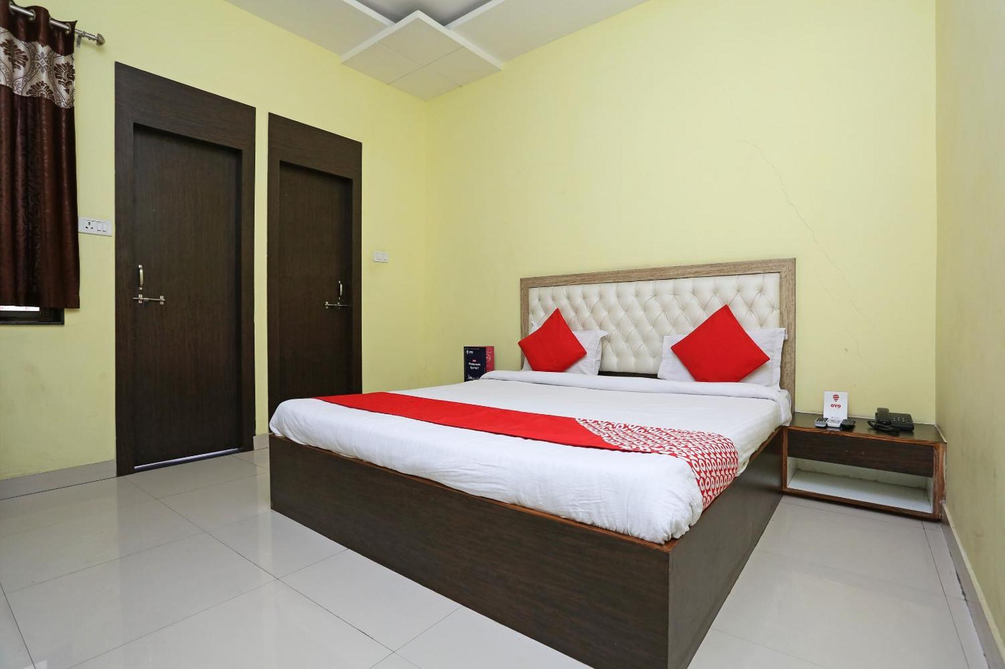 Collection O Hotel Pearl Rāipur Exteriör bild